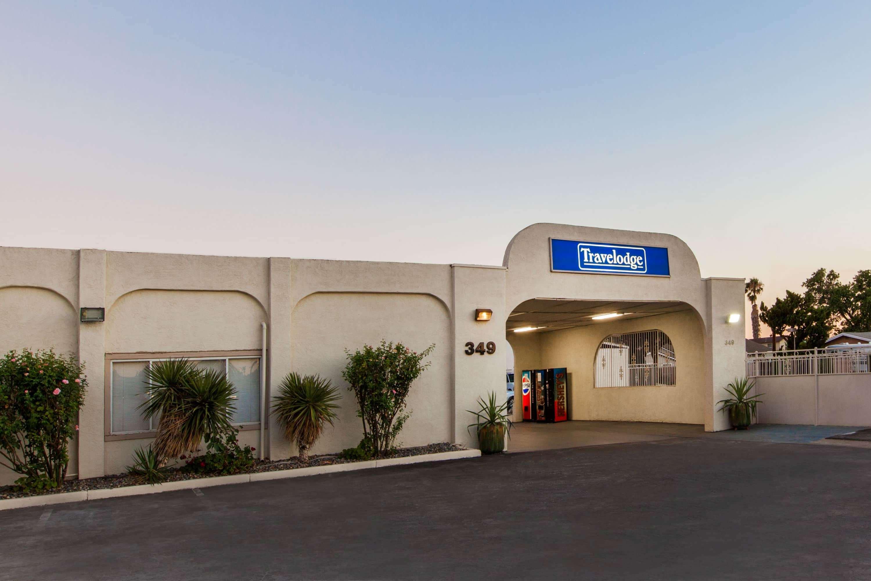 Travelodge By Wyndham Los Banos Ca Exterior photo